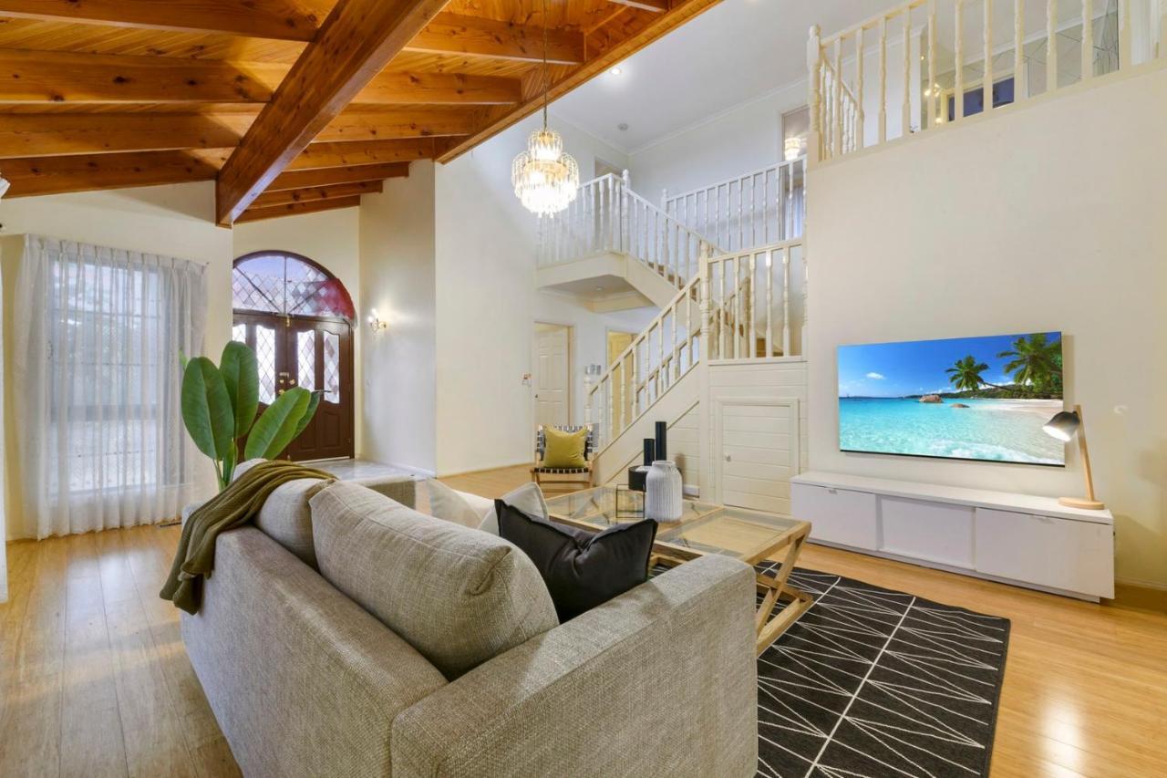 12 Mins To Mel Airport-Good Wood House Apartment St Albans ภายนอก รูปภาพ