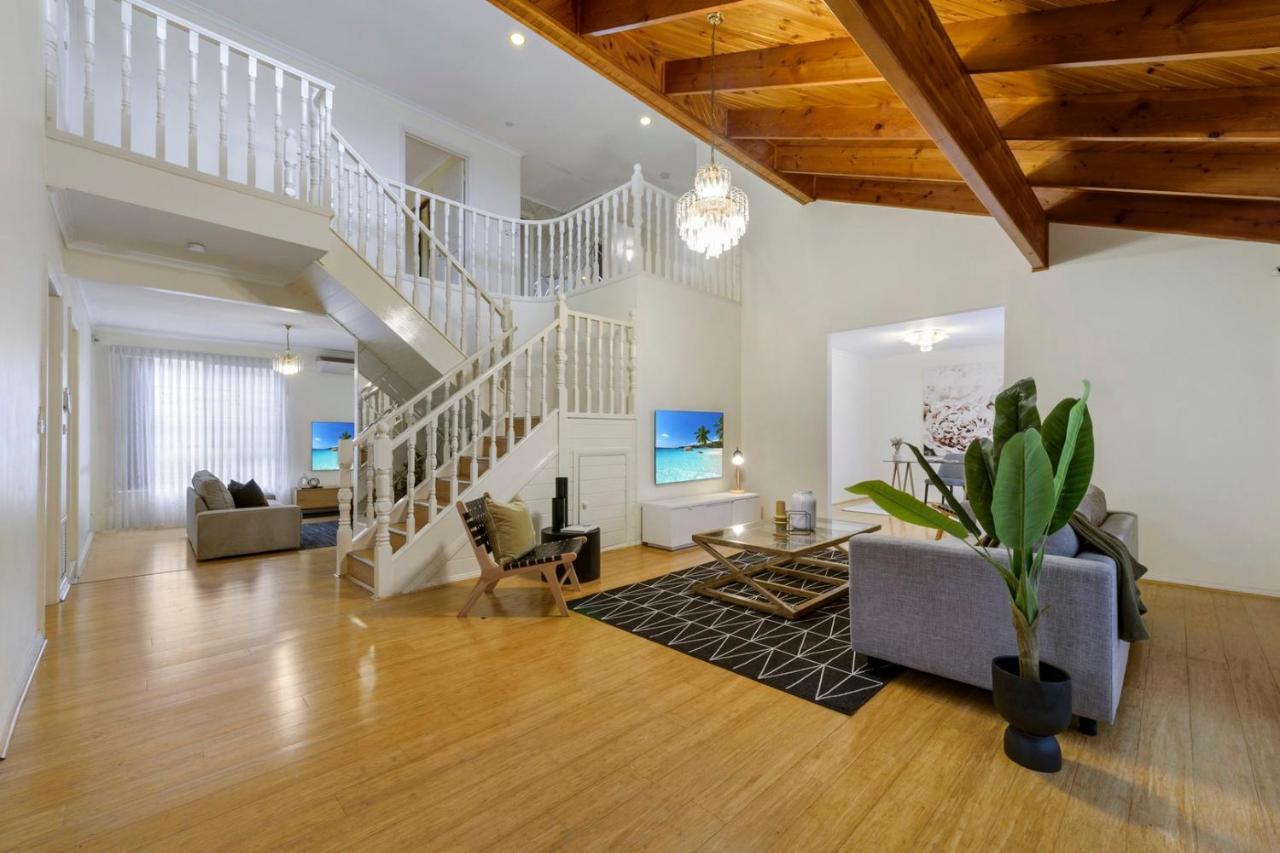 12 Mins To Mel Airport-Good Wood House Apartment St Albans ภายนอก รูปภาพ