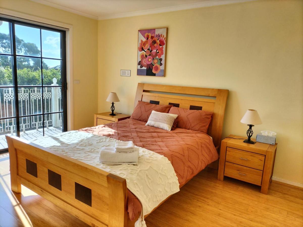 12 Mins To Mel Airport-Good Wood House Apartment St Albans ภายนอก รูปภาพ