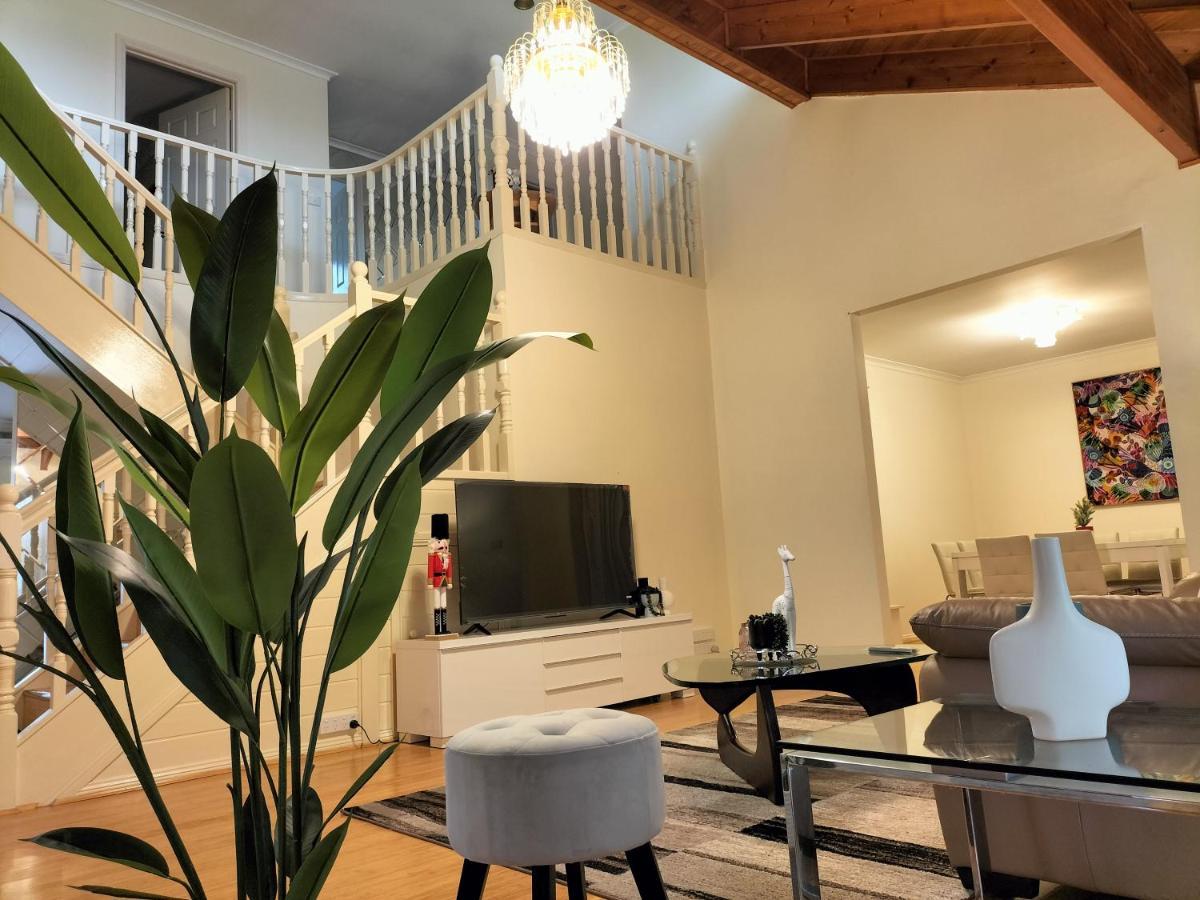 12 Mins To Mel Airport-Good Wood House Apartment St Albans ภายนอก รูปภาพ