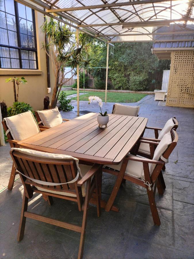 12 Mins To Mel Airport-Good Wood House Apartment St Albans ภายนอก รูปภาพ