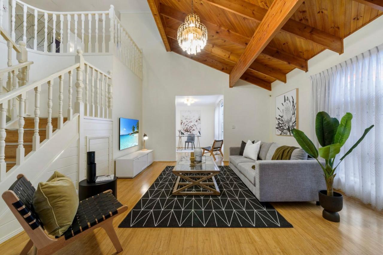 12 Mins To Mel Airport-Good Wood House Apartment St Albans ภายนอก รูปภาพ