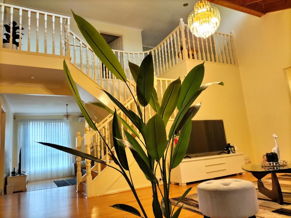 12 Mins To Mel Airport-Good Wood House Apartment St Albans ภายนอก รูปภาพ